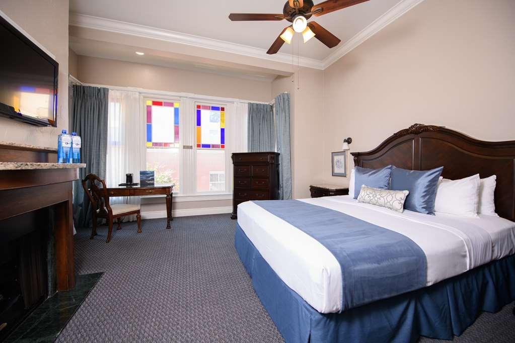 Horton Grand Hotel San Diego Room photo